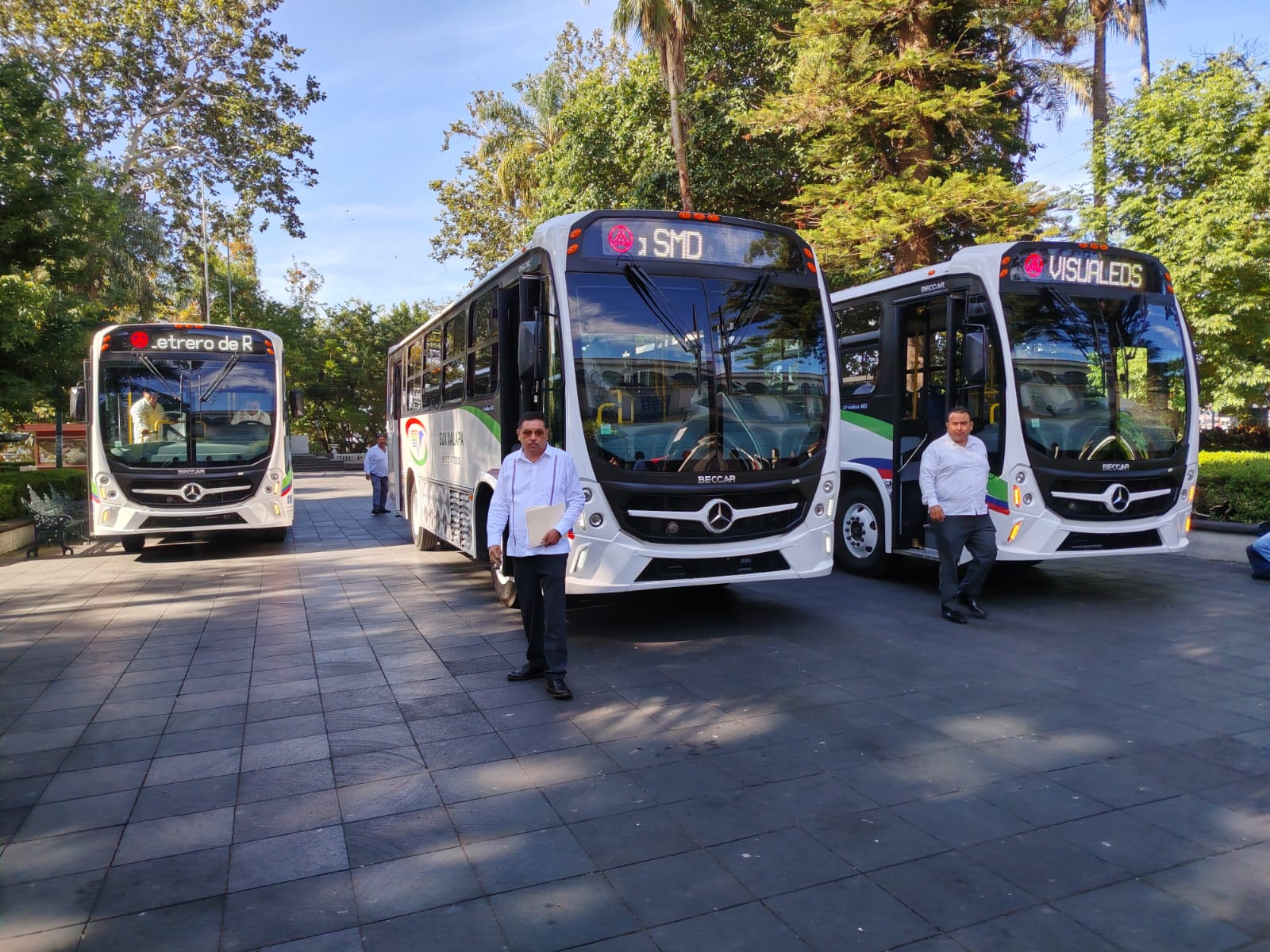 Servicio Urbano de Xalapa incorpora cinco nuevos autobuses con tecnología incluyente